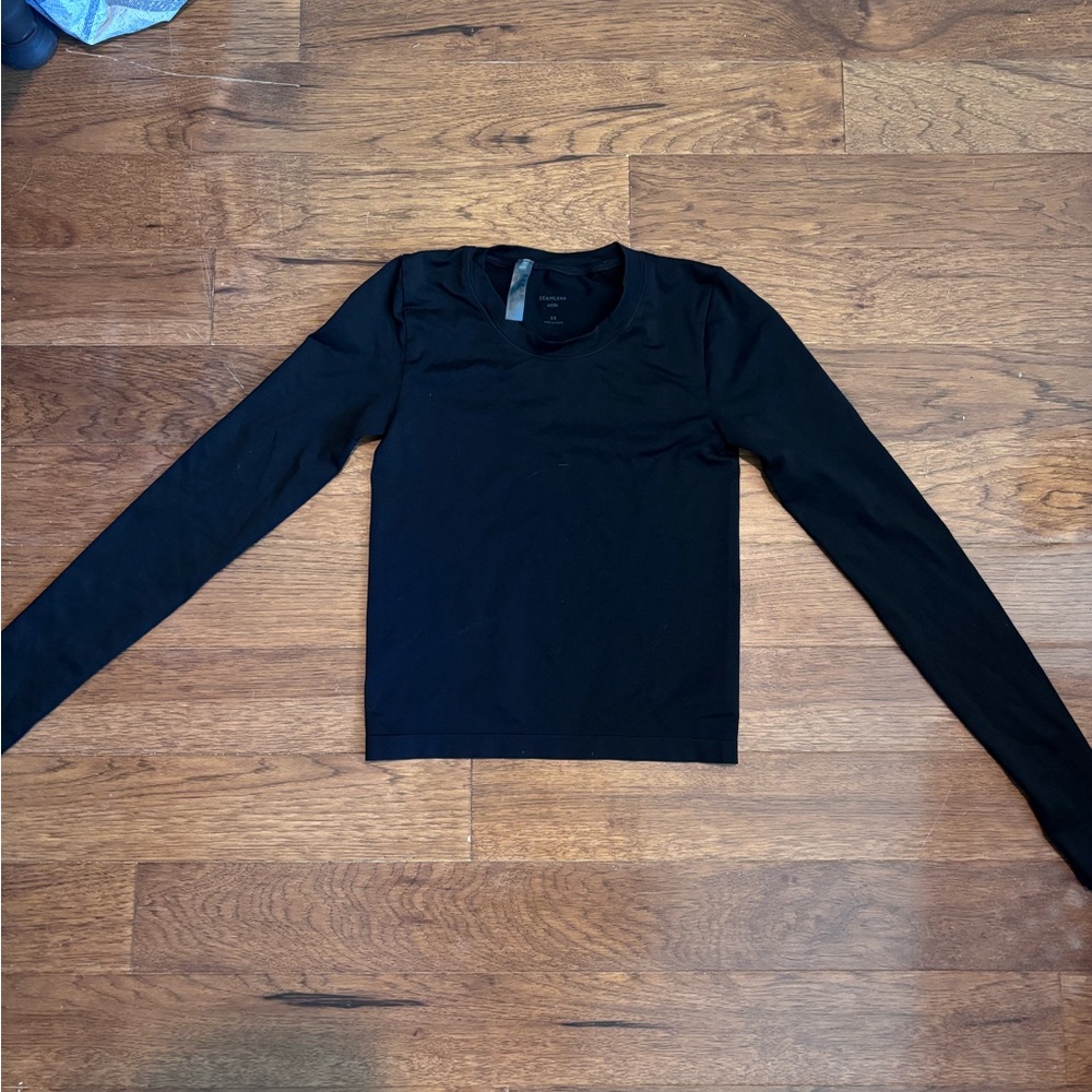 Aritzia Black Fitted Long Sleeve Tee